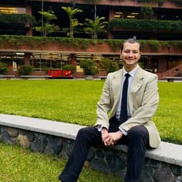 Franco L. Farías